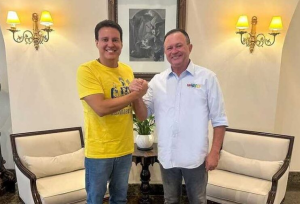 Leia mais sobre o artigo Felipe Camarão se afasta da Seduc para coordenar campanha de Duarte
