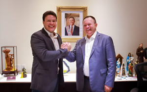 Leia mais sobre o artigo Felipe Camarão assume governo do Maranhão nesta terça (9)